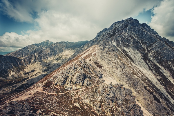 Top 5 szczytów w Tatrach - sprawdź, zanim wybierzesz się w Tatry